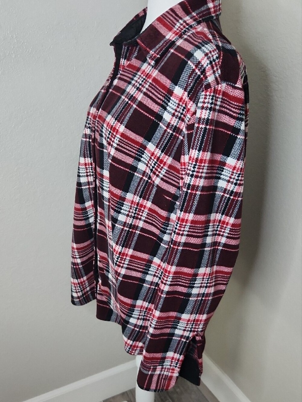 Riders By Lee Women's Soft Red and Black Plaid Button-Up Shirt Flannel - Picture 2 of 9